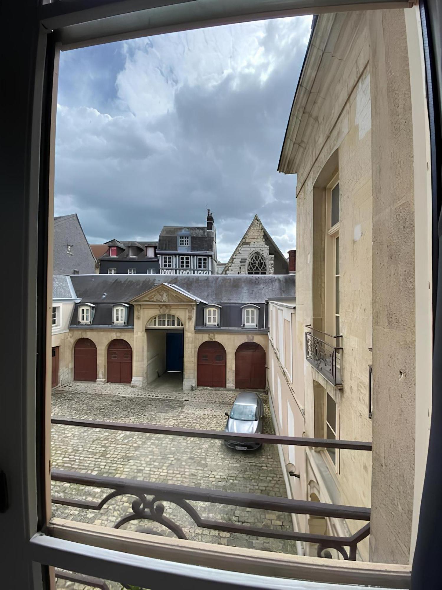 St Croix Appartement Style Haussmannien Lumineux "Menage & Linge Inclus" Руан Екстериор снимка
